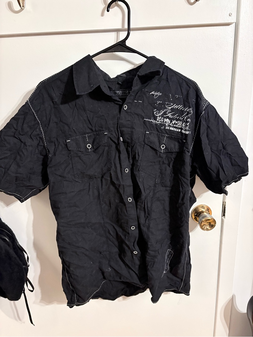 Men's Black Short-Sleeve Button-Up Shirt